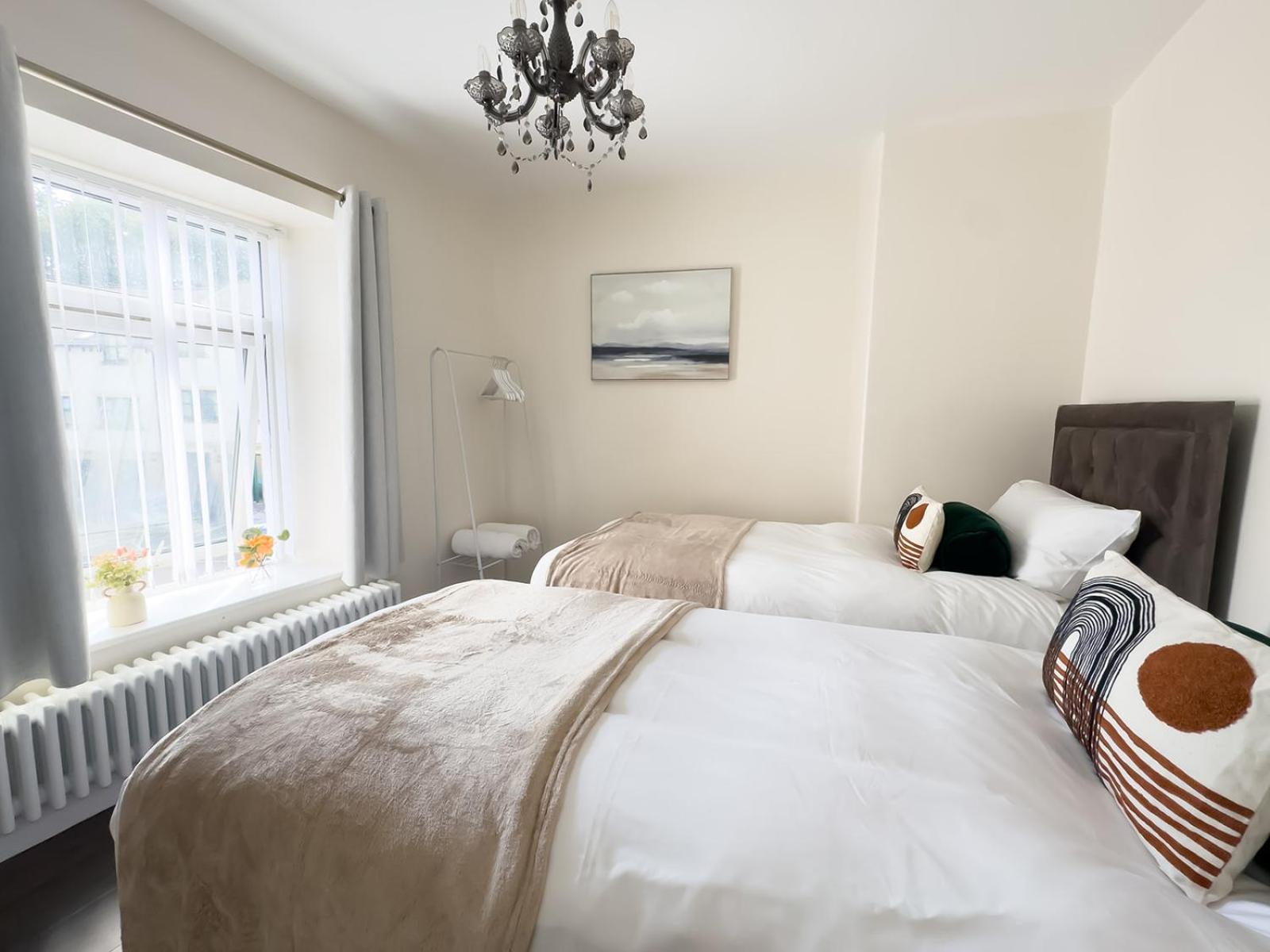 Central Buxton - Modern Cottage - Peak District Екстериор снимка